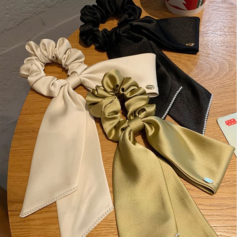 Satin_bow_scrunchies__1_